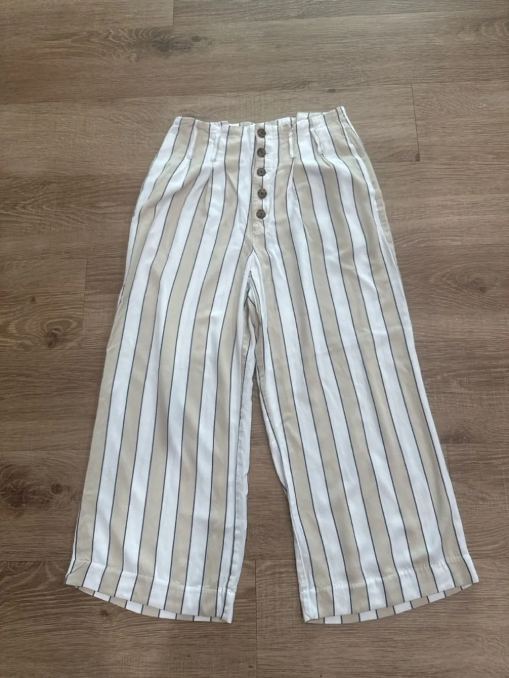 Abercrombie & Fitch Cream Wide-Leg Striped Button-Front Pants - Picture 5 of 8